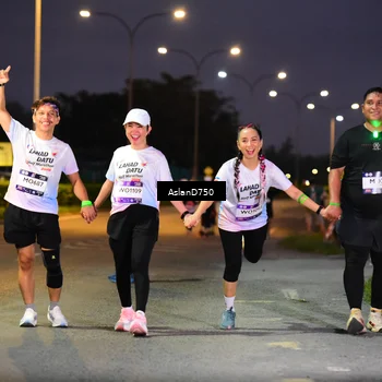 Runner Photo 7752234