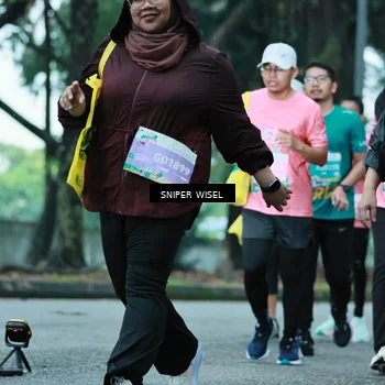 Runner Photo 7752514