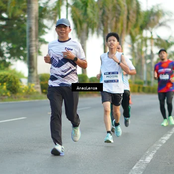 Runner Photo 7752593