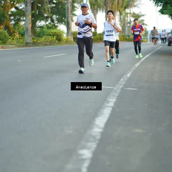 Runner Photo 7752596