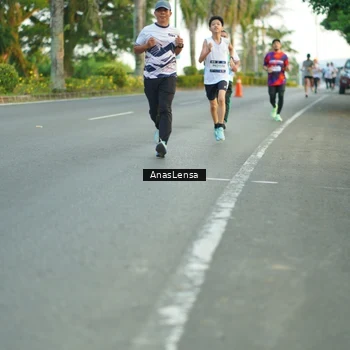 Runner Photo 7752604