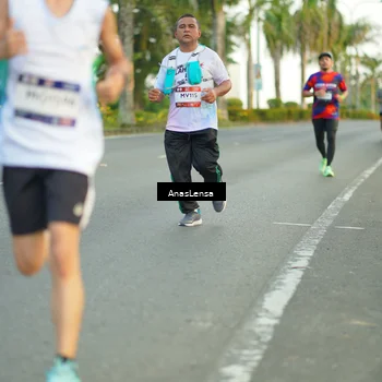 Runner Photo 7752630