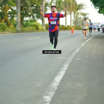 Runner Photo 7752642