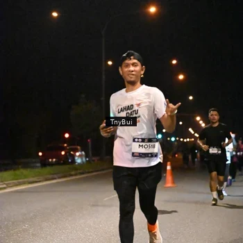 Runner Photo 7752676