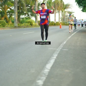 Runner Photo 7752678