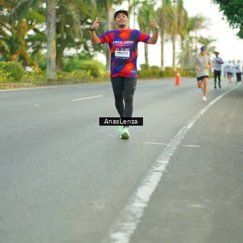 Runner Photo 7752681