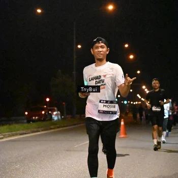 Runner Photo 7752685