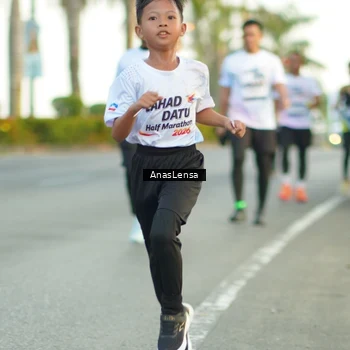 Runner Photo 7752891