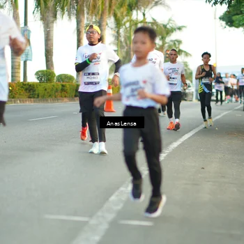 Runner Photo 7752919