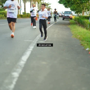 Runner Photo 7752920
