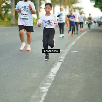 Runner Photo 7752923