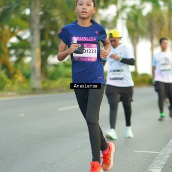 Runner Photo 7752953