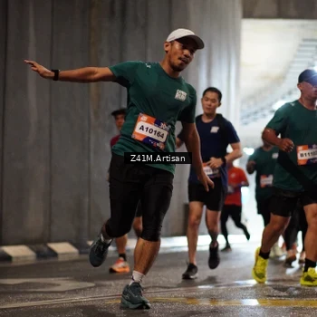 Runner Photo 7753005
