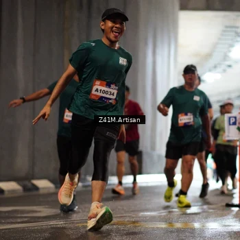 Runner Photo 7753006