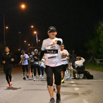 Runner Photo 7753019