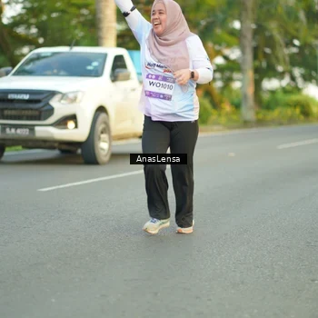 Runner Photo 7753028