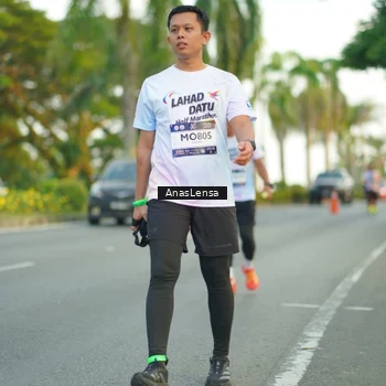 Runner Photo 7753038