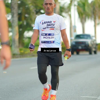 Runner Photo 7753046