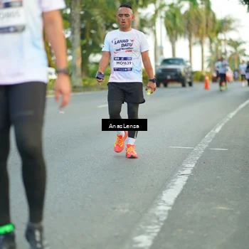 Runner Photo 7753047