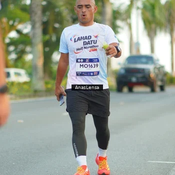 Runner Photo 7753058