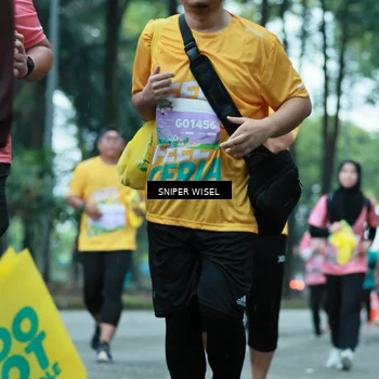 Runner Photo 7753059