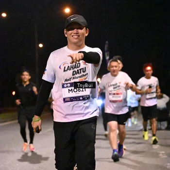 Runner Photo 7753073