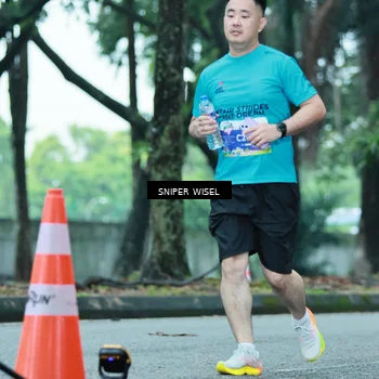 Runner Photo 7753090