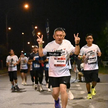 Runner Photo 7753091