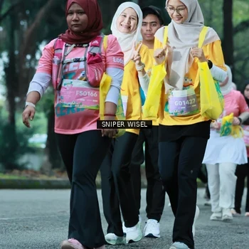 Runner Photo 7753092