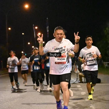 Runner Photo 7753095