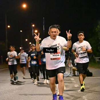 Runner Photo 7753098