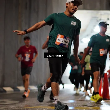 Runner Photo 7753115