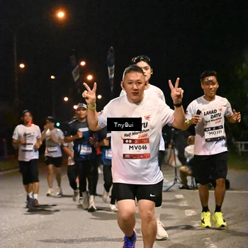 Runner Photo 7753116