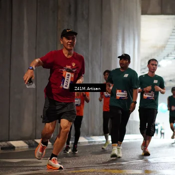 Runner Photo 7753153