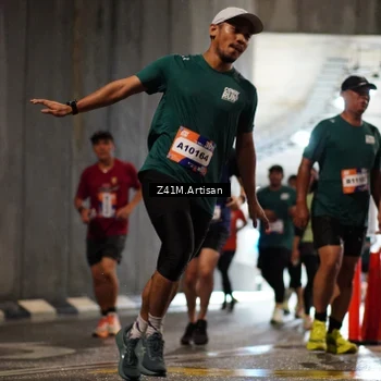 Runner Photo 7753205