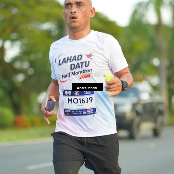 Runner Photo 7753313