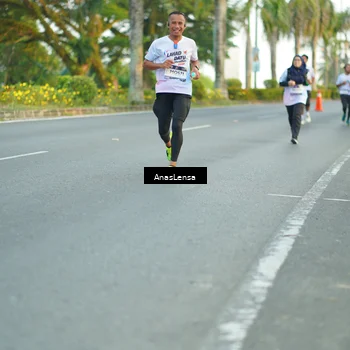 Runner Photo 7753316