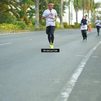 Runner Photo 7753326
