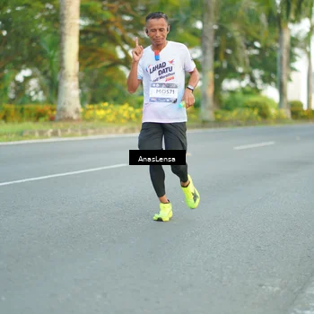 Runner Photo 7753373
