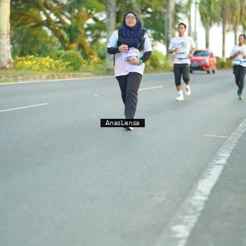 Runner Photo 7753383