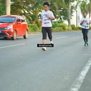 Runner Photo 7753413