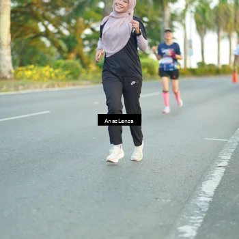 Runner Photo 7753473