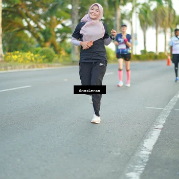 Runner Photo 7753489
