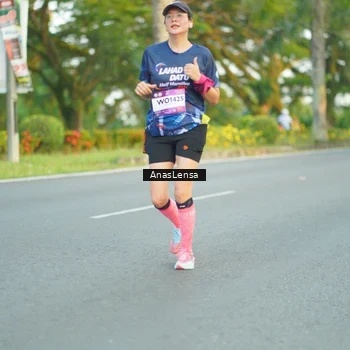 Runner Photo 7753567