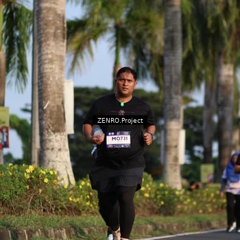 Runner Photo 7753576