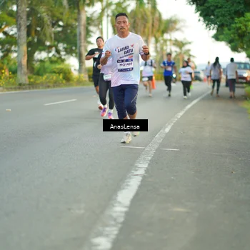 Runner Photo 7753677