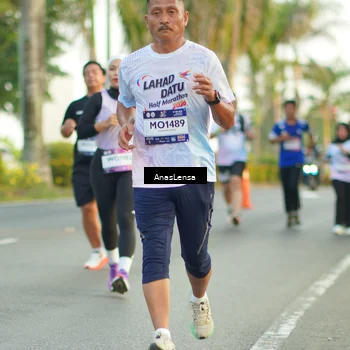 Runner Photo 7753680