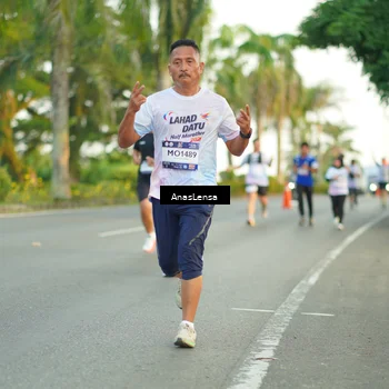 Runner Photo 7753693