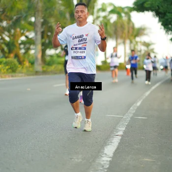 Runner Photo 7753700