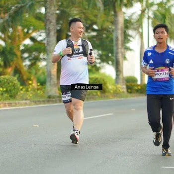 Runner Photo 7753814